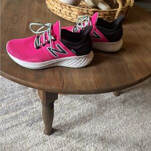New Balance Women's Pink and Black Athletic Shoes